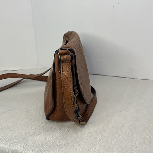 Fossil Emi leather saddle bag in British tan - Picture 4 of 10